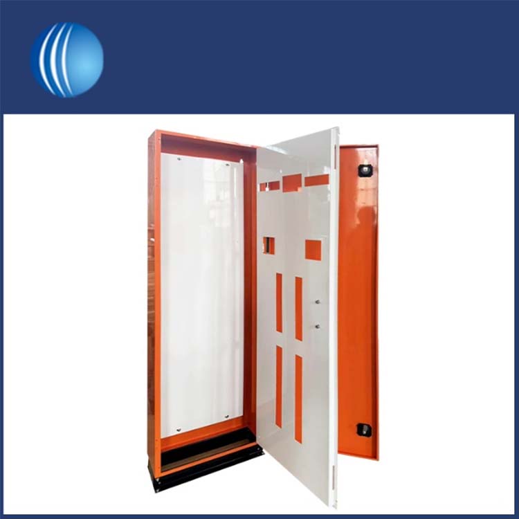 Industrieller Schaltschrank aus Edelstahl und Metall